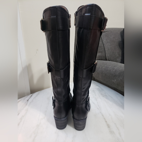 Boots- Donald J Pliner Dax boot size 9.5M - Picture 3 of 9